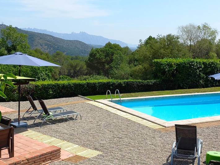 Chalet para 11 personas, con piscina además de jardín y vistas, Familias con niños en Anoia (España) - 3