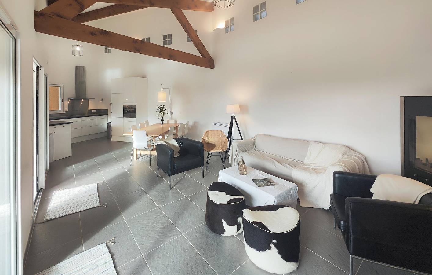 Retraite au bord de la rivière avec piscine et WiFi près de L'Orb in Roquebrun, Région de Béziers