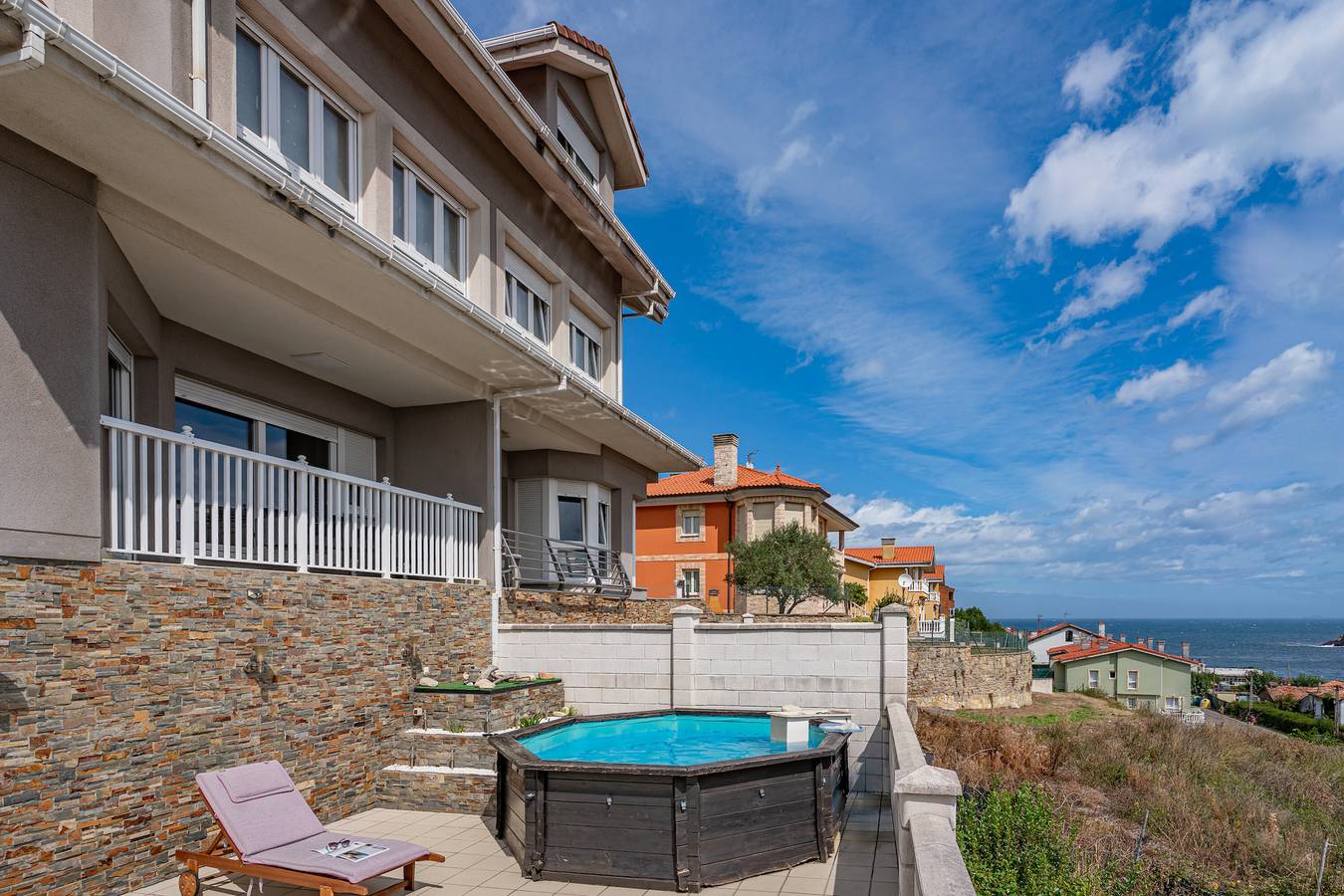 Maison de Vacances 'Santa Divina Relax Pour 10 Personnes' avec Balcon et Wi-Fi in Castrillón, Côte Cantabrique