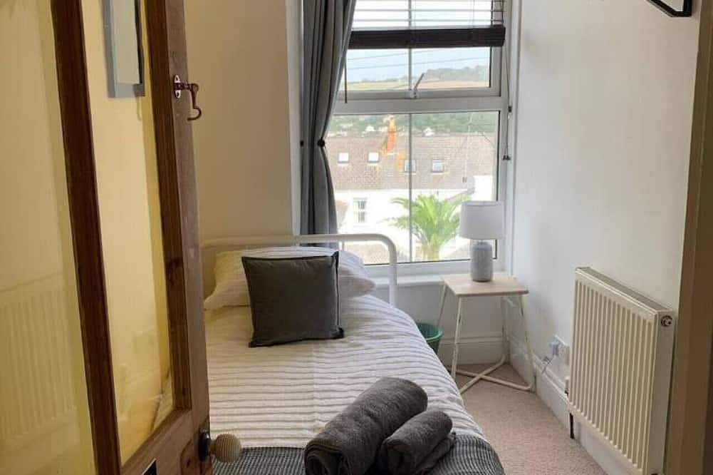 Entire apartment, `Langton` - Best Views in Falmouth! in Falmouth (Cornwall), Cornwall