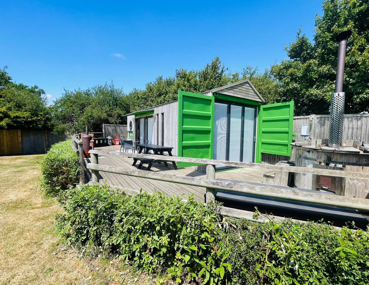 Green Cargopod at Lee Wick Farm Cottages & Glamping in Point Clear, St Osyth