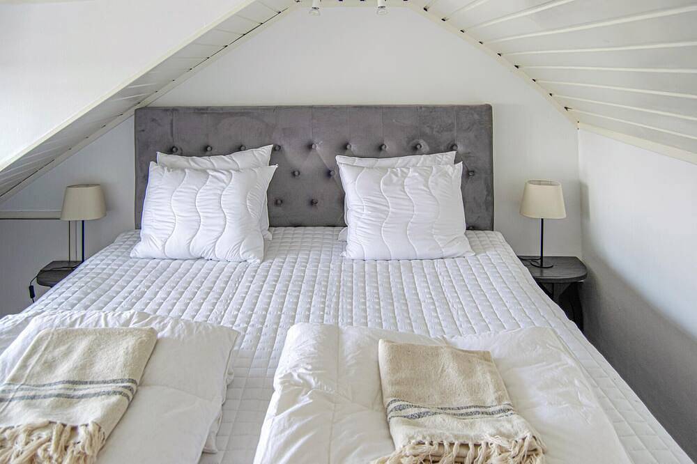 1 bedroom gorgeous home in Stallarholmen in Strängnäs, Mälaren