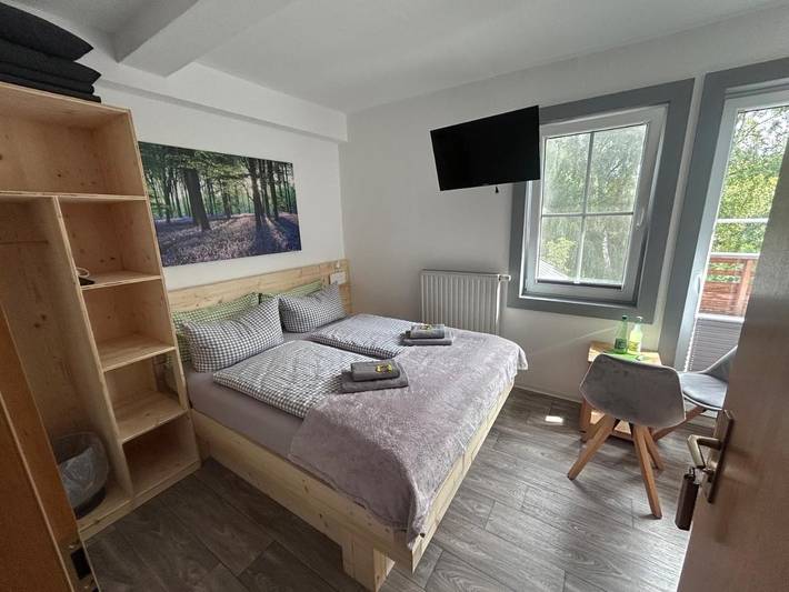 Hotel für 2 Personen, mit Balkon und Terrasse sowie Garten und Seeblick an der Bleilochtalsperre - 2