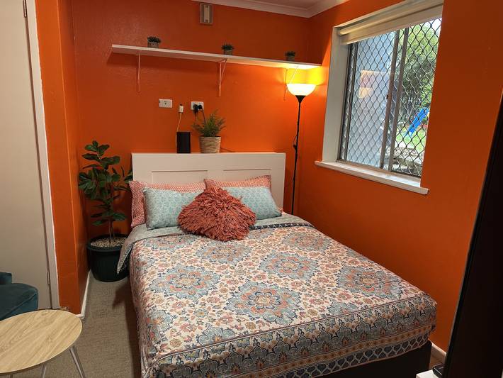 Acogedora casa de 2 dormitorios en Curtin cerca del hospital de Canberra in Woden, Canberra