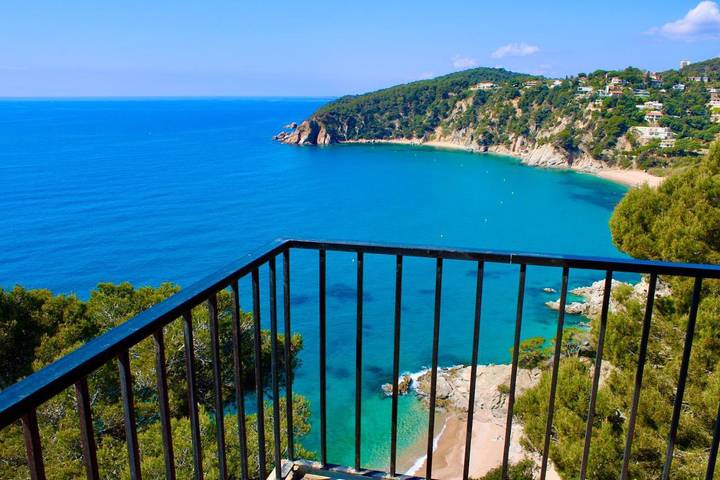 Bungalow pour 4 personnes, avec Balcon et Terrasse ainsi que Jardin et Piscine à Tossa de Mar