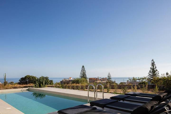 Ferienhaus für 7 Personen, mit Ausblick und Garten sowie Pool