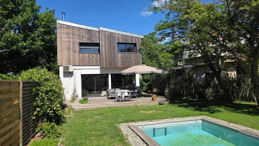 Villa pour 8 personnes, avec Terrasse et Jardin ainsi que Piscine et Vue à Toulouse
