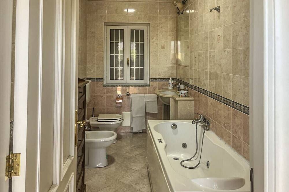 Entire apartment, Hssoverato - Camera Matrimoniale con Bagno Privato Interno in Soverato, Catanzaro Province