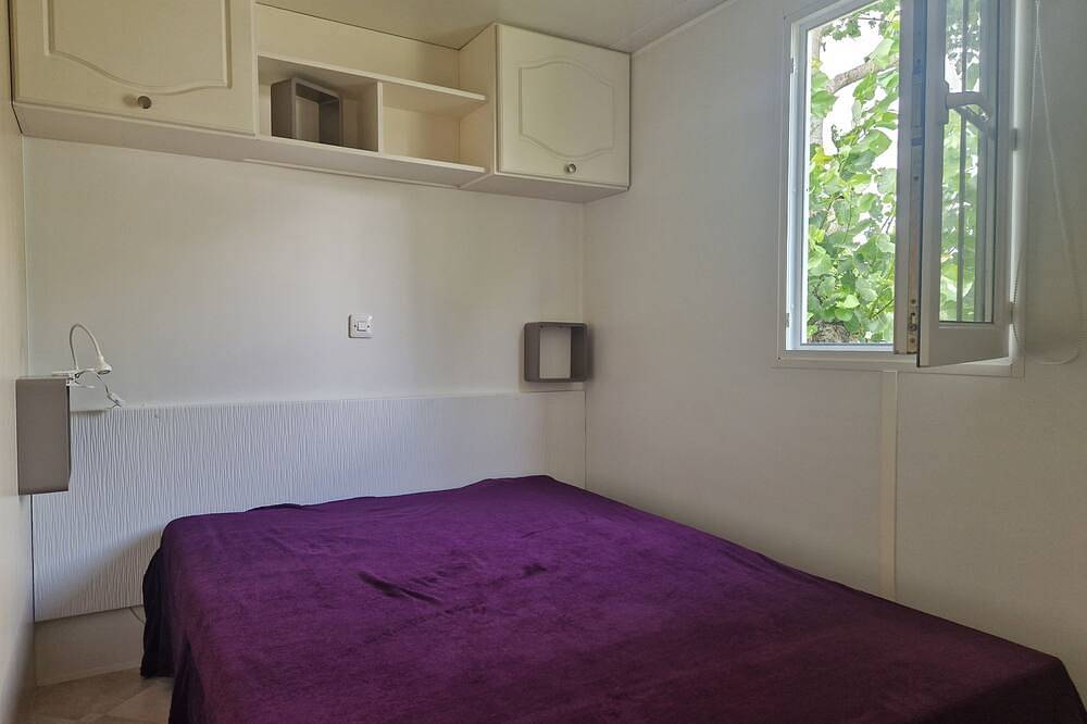 Mobil home tout confort dans une résidence de loisirs avec piscine . in Saint-Gilles-Croix-de-Vie, Vallée de la Loire