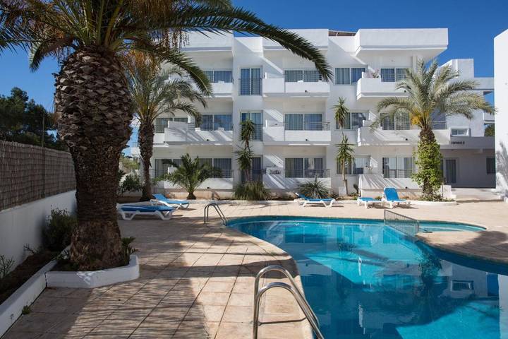 Appartement de vacances pour 2 personnes, avec vue ainsi que jardin et piscine - 1