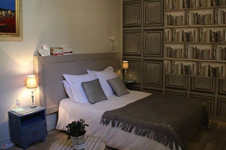 Chambre d’hôte pour 2 personnes, avec Terrasse à Saintes - 3