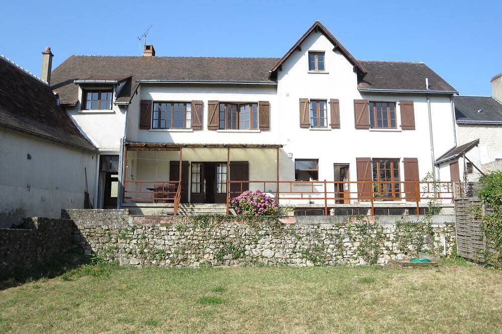 Grande maison de campagne pour 4 pers, dans petit village au bord d'une rivière,avec terrasse et jardin in Lurais, Région de Le Blanc