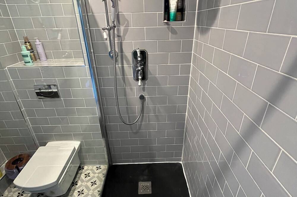 Renovated 3 bedroom 2.5 bath family home with large kitchen diner, in Malahide in Malahide, Fingal