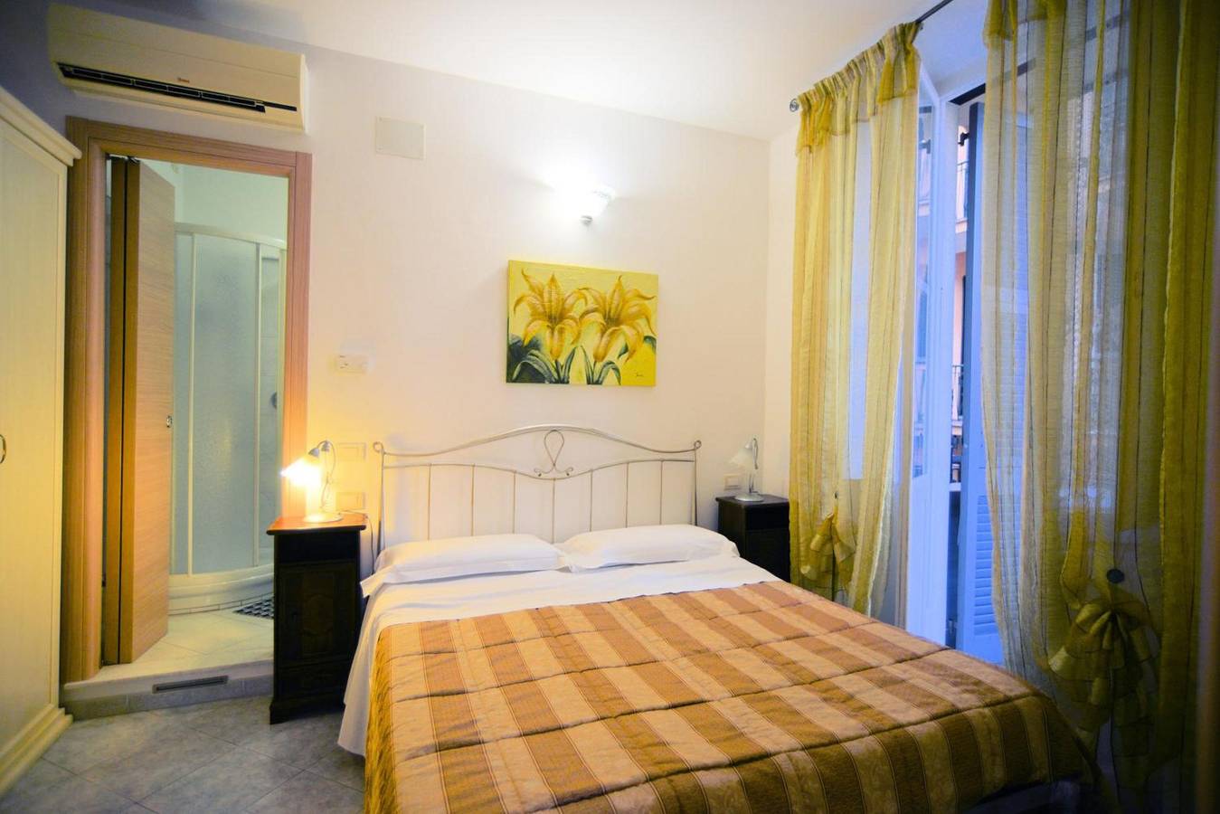 Zimmer 'Agata Levanto' mit Balkon, Wi-Fi und Klimaanlage in Levanto, Levanto Kommune