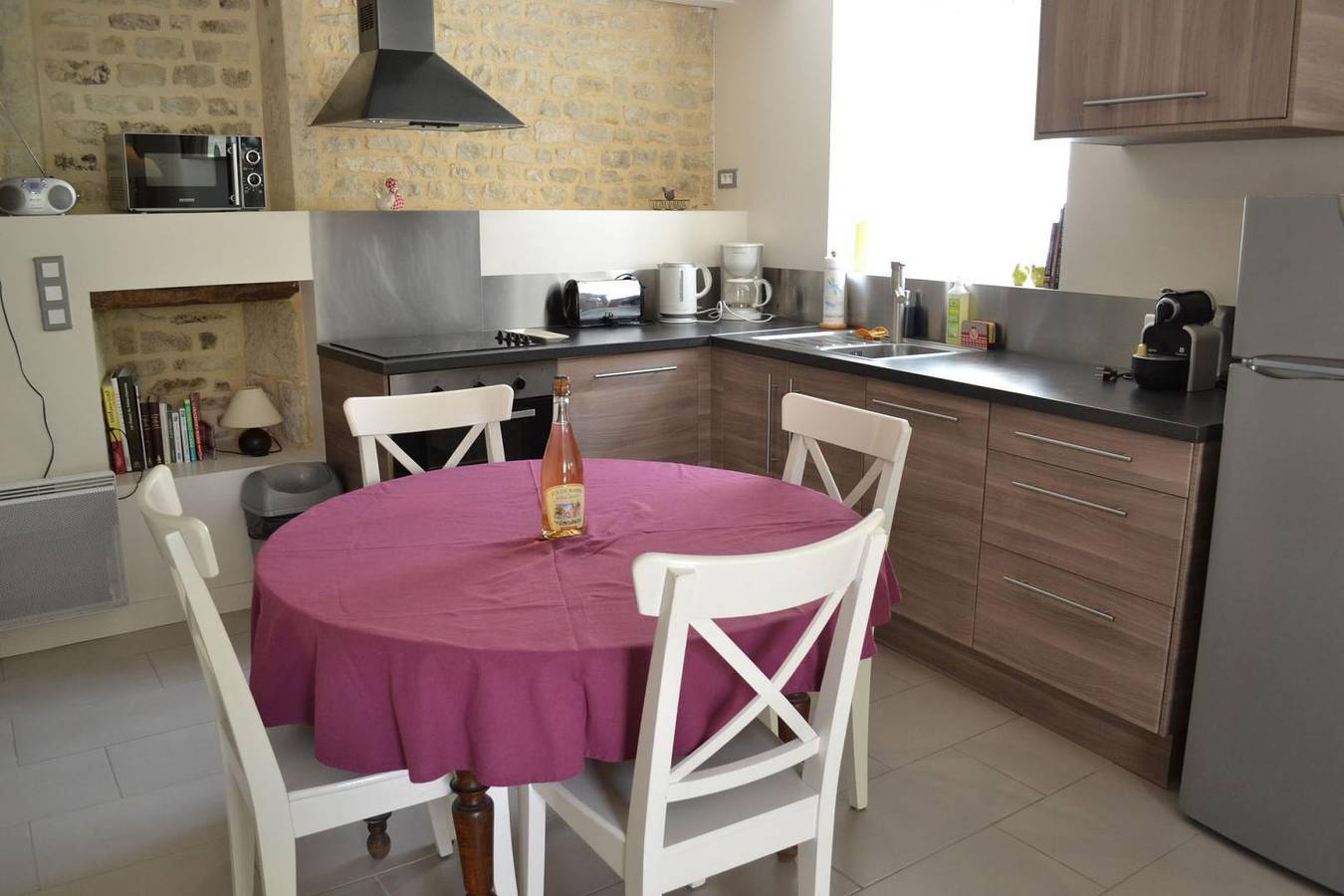 Glycine in Coulonges, Charente