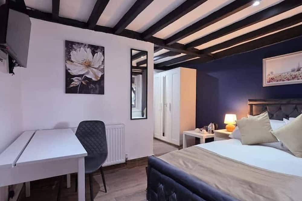 Courtyard Lodge -Room 8 on suite in Central Bedfordshire