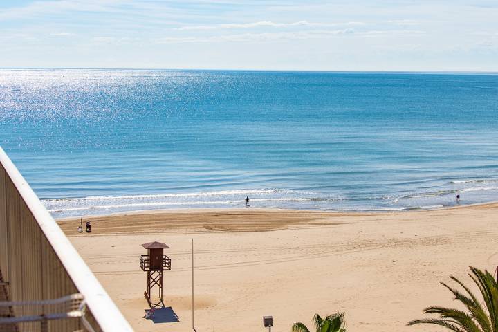 Ganze Wohnung, Ferienwohnung für 5 Personen mit Terrasse in Platja de Sant Antoni (Cullera), Cullera