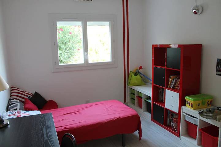 Location de vacances pour 8 personnes, avec jacuzzi ainsi que terrasse et jardin à Sussargues - 4