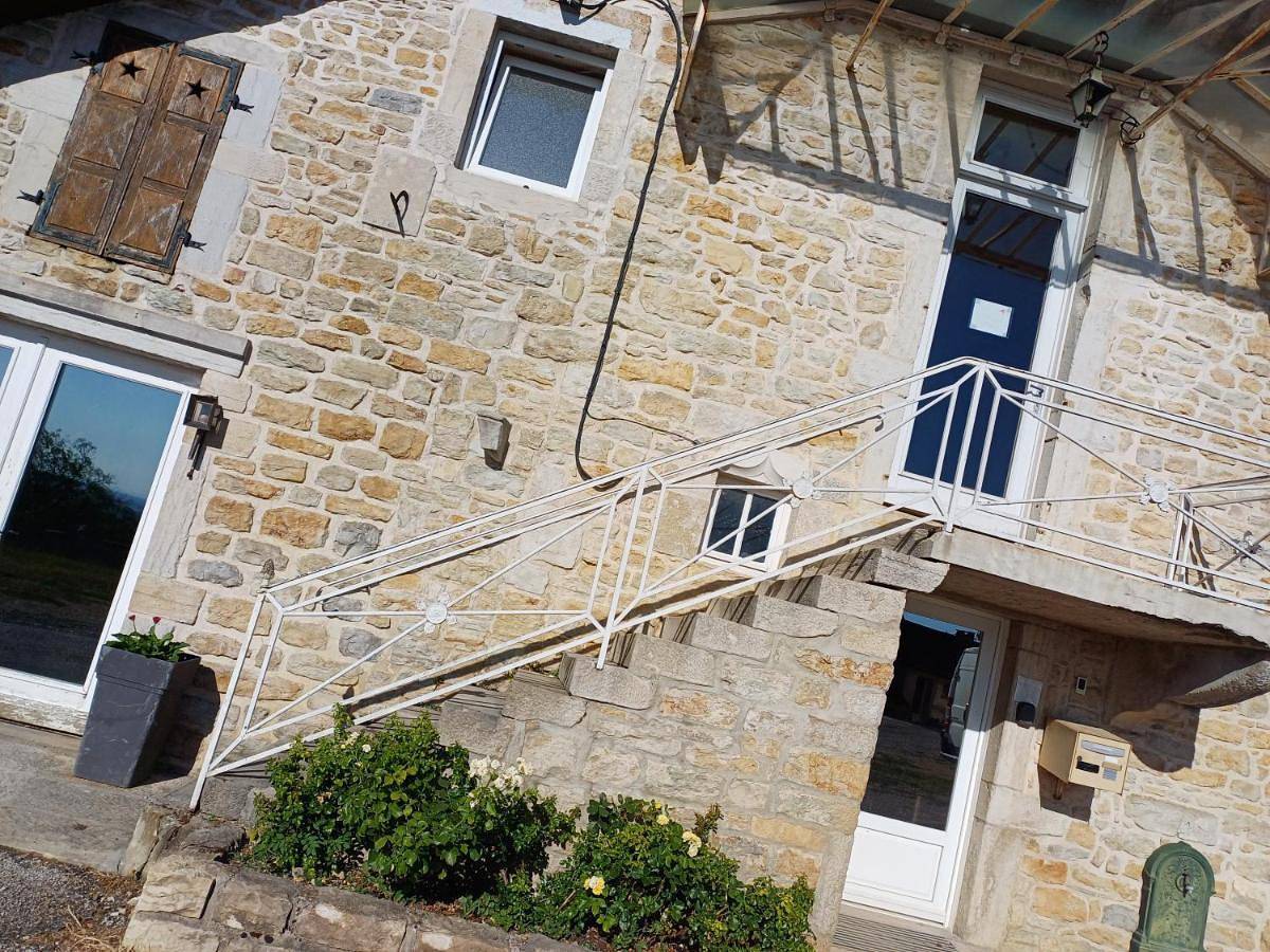 Appartement entier, Le Petit Château in Étoile (homonymie), Jura