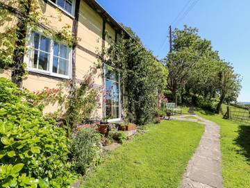 Log Cabin for 6 People in Powys, Mid-Wales, Photo 1
