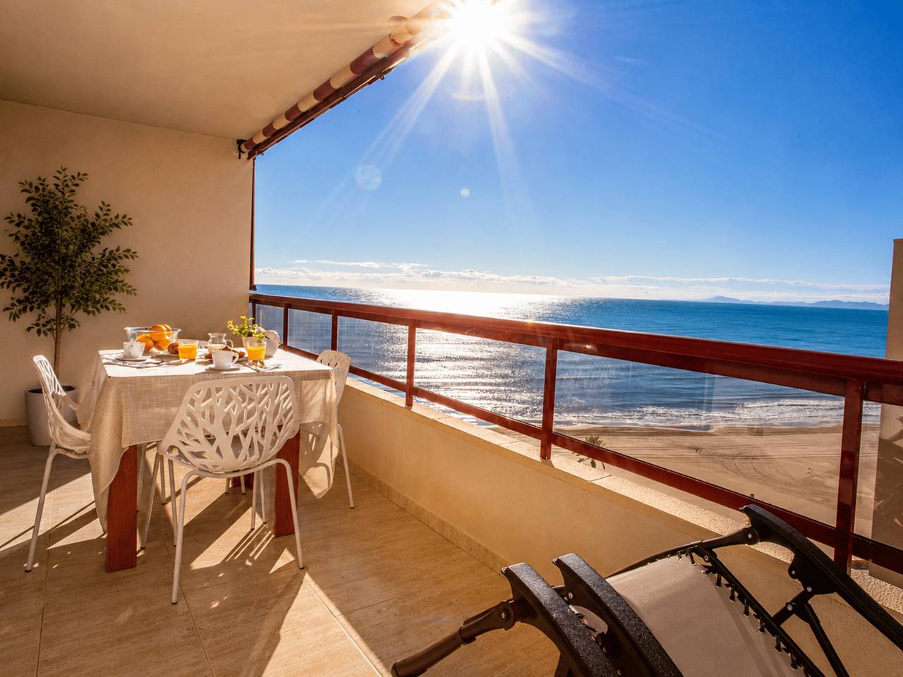 Appartement entier, Appartement de vacances pour 4 personnes avec vue sur l’océan in Platja de Sant Antoni (Cullera), Cullera
