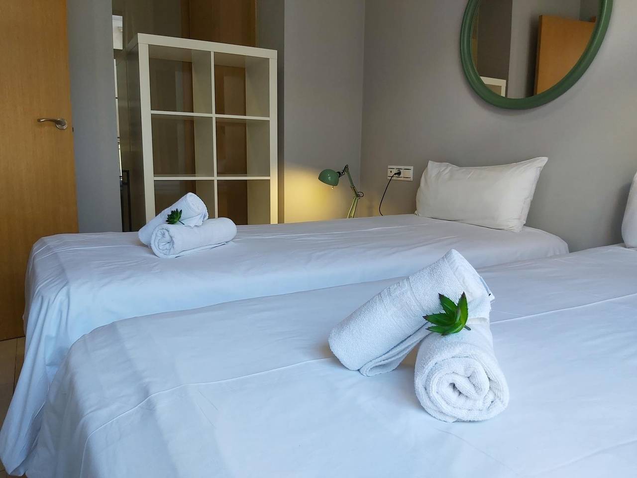 Entire holiday apartment, Del Parque Flats Carreteria Luxurious in Malaga Centro Historico, Malaga