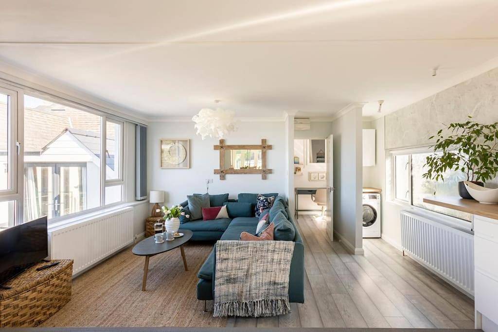 Four-Bedroom House in Broad Haven, Pembrokeshire