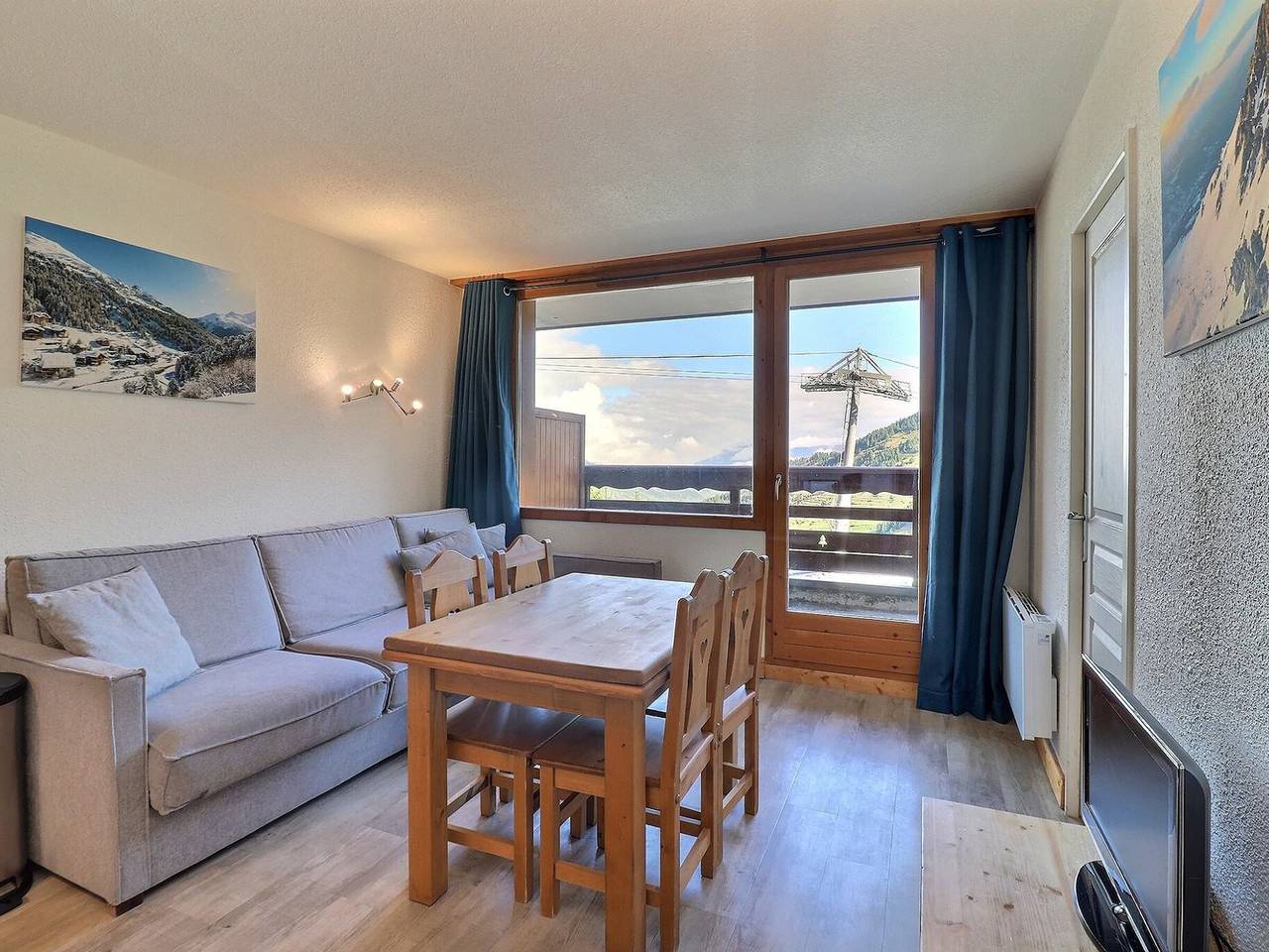 Ganze Wohnung, Qualitätsresidenz: schöne Wohnung für 4 Pers., 33m², Balkon, direkt an der Piste, nahe Geschäften in Méribel-Mottaret, Les Allues