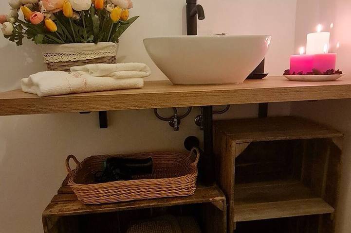B&B Casa Delle Rondini dove trovi silenzio e il piacere delle cose semplici in Scandolara Ravara, Provincia di Cremona