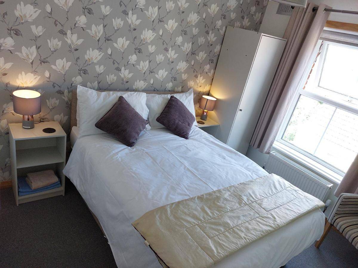 Double Room with Shower in Hunstanton, Norfolk Coast