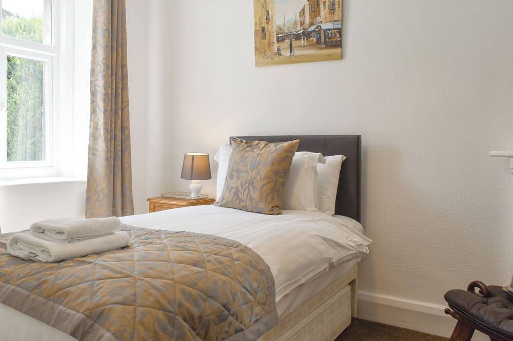 3 bedroom accommodation in Arnside, near Grange-over-Sands in Arnside, Lake District