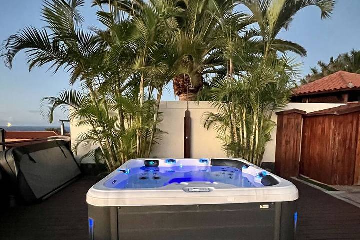 Casa rural para 6 personas, con jacuzzi además de jardín y terraza en Tacoronte