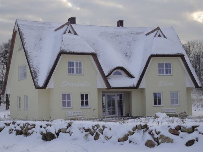 Ferienhaus für 6 Personen, mit Garten und Whirlpool sowie Terrasse und Sauna in Lobbe - 4