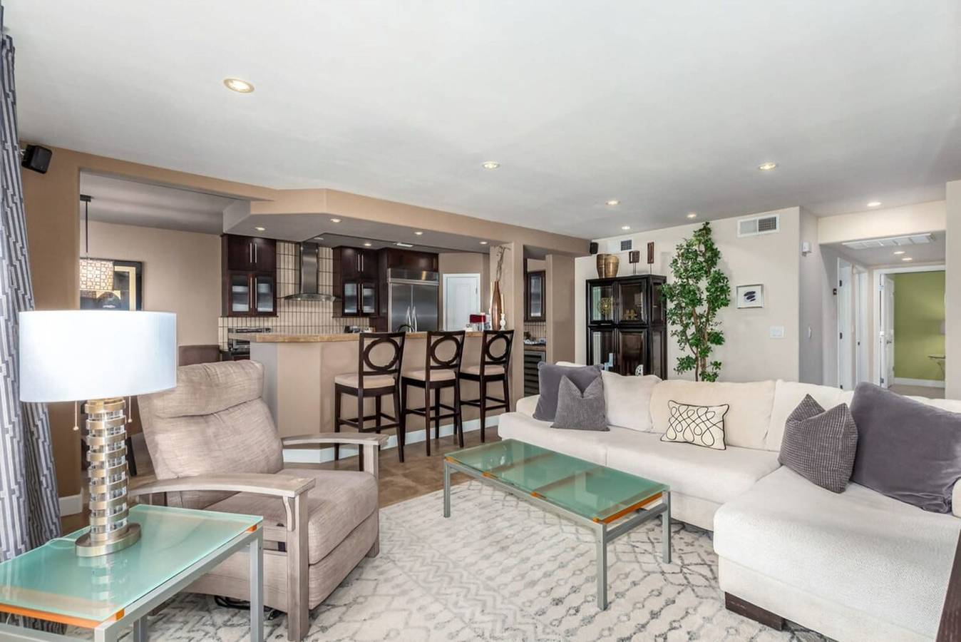 Executive Retreat Pool Spa Az Canal Trail Bbq in Scottsdale, Maricopa County