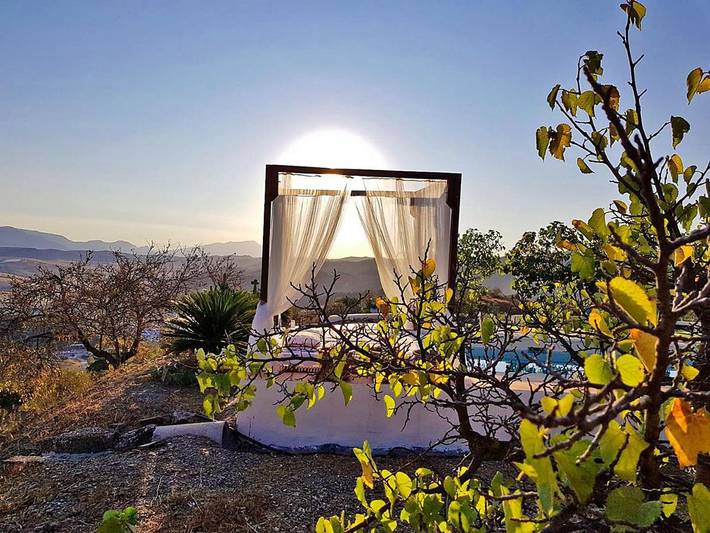 Gîte pour 2 personnes, avec vue ainsi que piscine et jardin à Casabermeja - 3