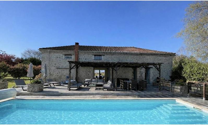 Maison d’hôte pour 2 personnes, avec jardin ainsi que piscine et vue, animaux acceptés