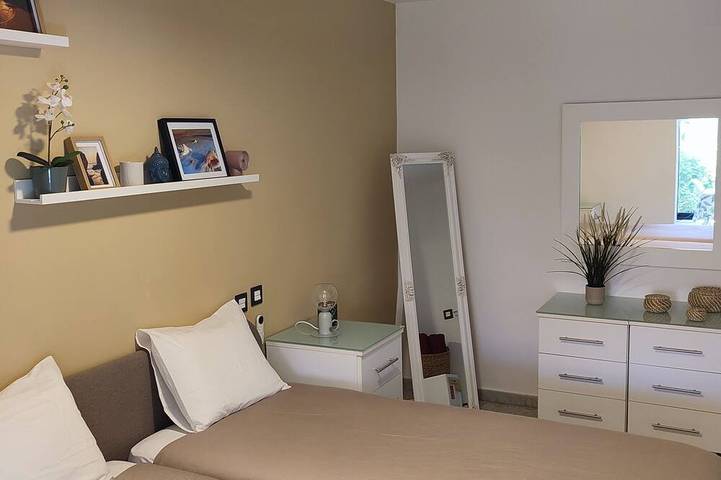 Bungalow just a few minutes from the Maspalomas Dunes and Playa del Ingles. in Maspalomas, San Bartolomé de Tirajana