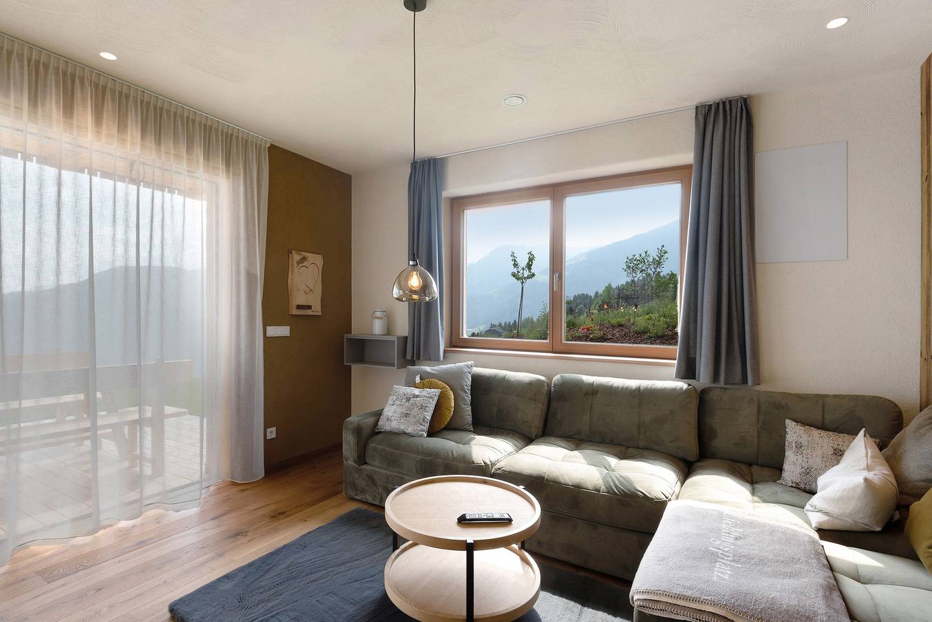 Farmhouse 'Gipfelglück' with Mountain View, Private Terrace and Wi-Fi in Latzfons, Klausen