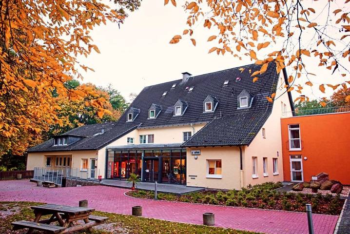 Hostel für 4 Personen, mit Terrasse und Garten sowie Ausblick in Detmold