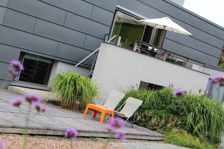 Location de vacances pour 6 personnes, avec vue et jardin dans Bois-de-Villers