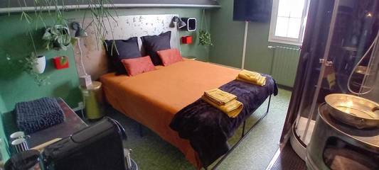 Chambre d’hôte pour 2 personnes, avec terrasse ainsi que jardin et vue à Saint-Germain-du-Corbéis