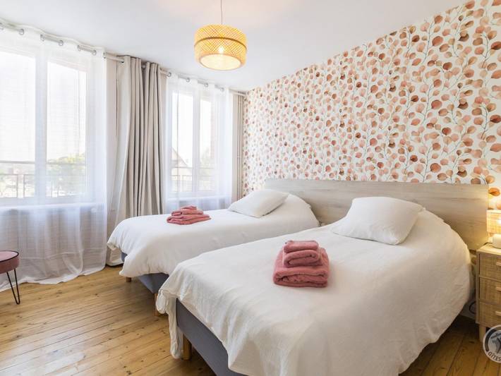 Gîte pour 8 personnes, avec jardin à Barfleur - 4