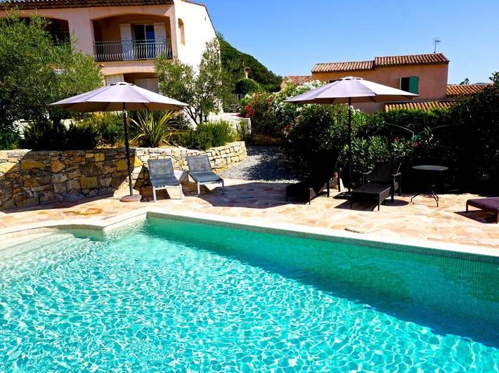 Chambre d’hôte pour 2 personnes, avec Terrasse et Jardin ainsi que Piscine et Vue dans le Var