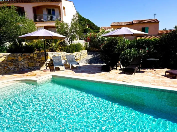 Chambre d’hôte pour 2 personnes, avec vue ainsi que jardin et piscine - 1