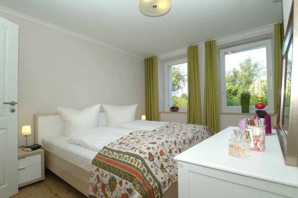 Exklusive Ferienwohnung mit Indoor-Pool, Sauna und großzügiger Terrasse in Kühlungsborn, Mecklenburgische Ostseeküste