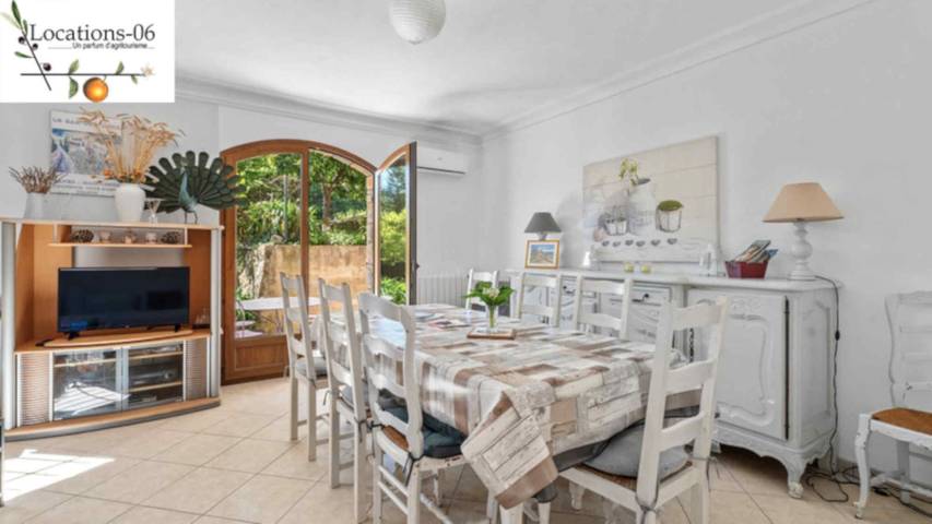 Location de vacances pour 8 personnes, avec Balcon/Terrasse ainsi que Jardin et Vue à Le Bar-sur-Loup
