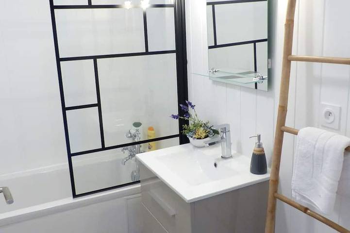 Apartamento entero, T2 L'épicurienne: at the foot of the Cité de la Gastronomie and downtown Dijon in Dijon, Región de Dijon