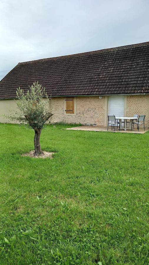 Location de vacances pour 5 personnes, avec vue et jardin à Pierrefitte-sur-Loire - 4