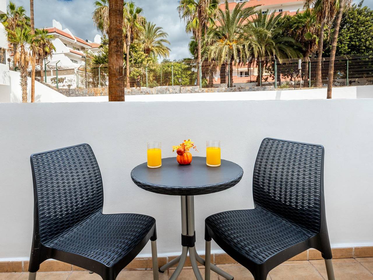 Estudio entero, Cute Parque Cattleya 107 close to the beach in Playa de las Américas, Arona 