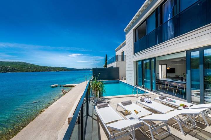 Villa pour 10 personnes, avec vue ainsi que piscine et terrasse à Slano - 2